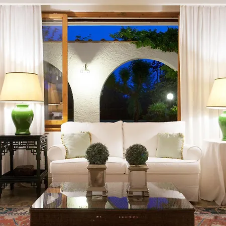 Hotel California Park 4*