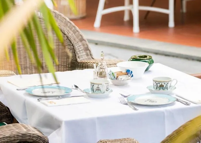 卡莉福尼亚花园酒店 4* 马尔米堡