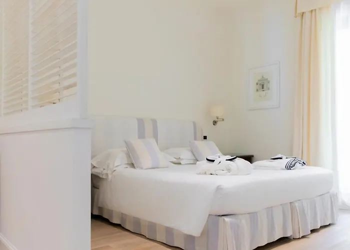 卡莉福尼亚花园酒店 4*